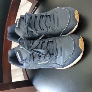 Reebok Kids Classic Leather size 4.5, Navy Blue & Tan